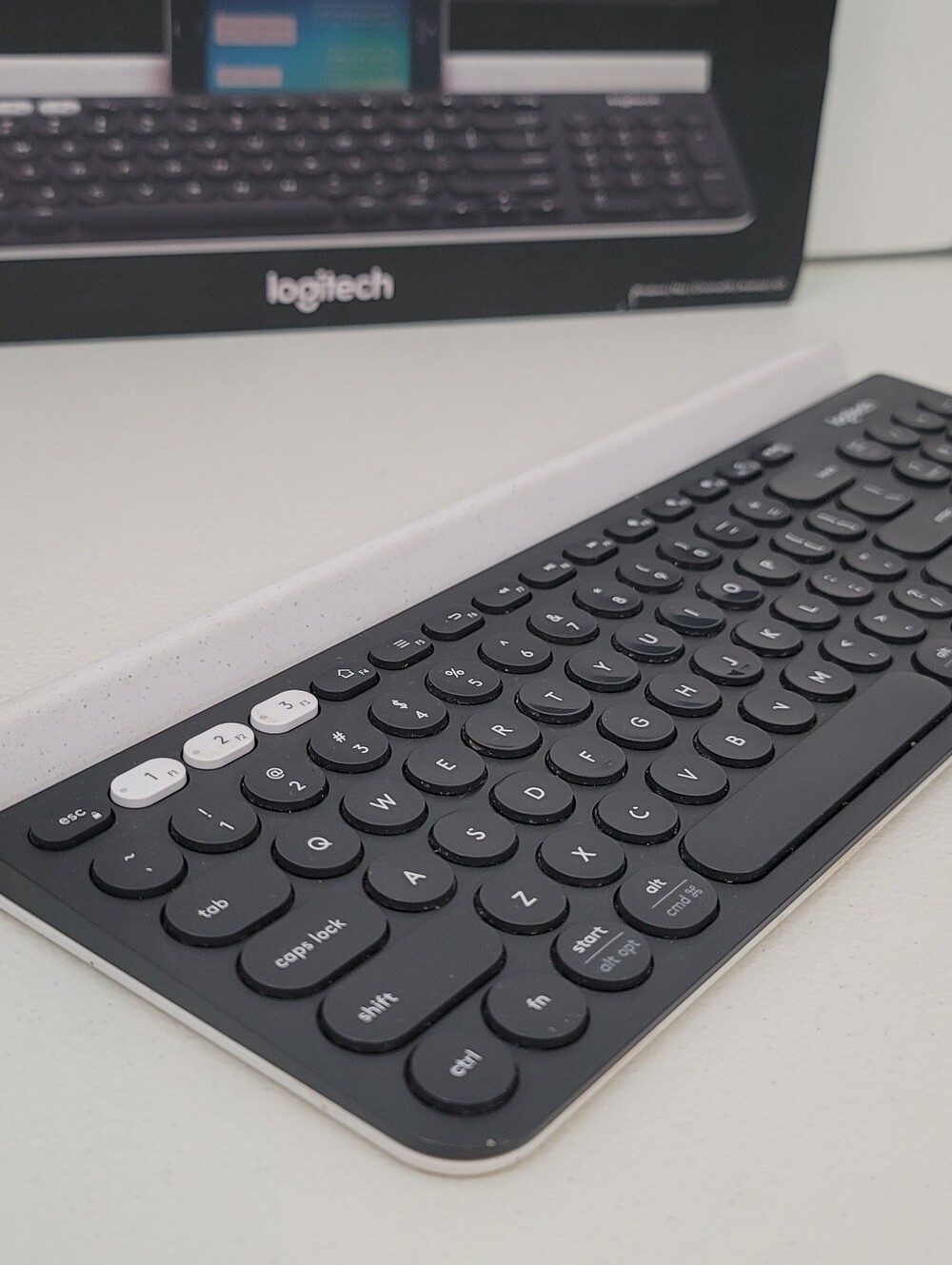 Logitech K780 Multi Device Wireless Keyboard Complete In Box! - Picture 8 of 11